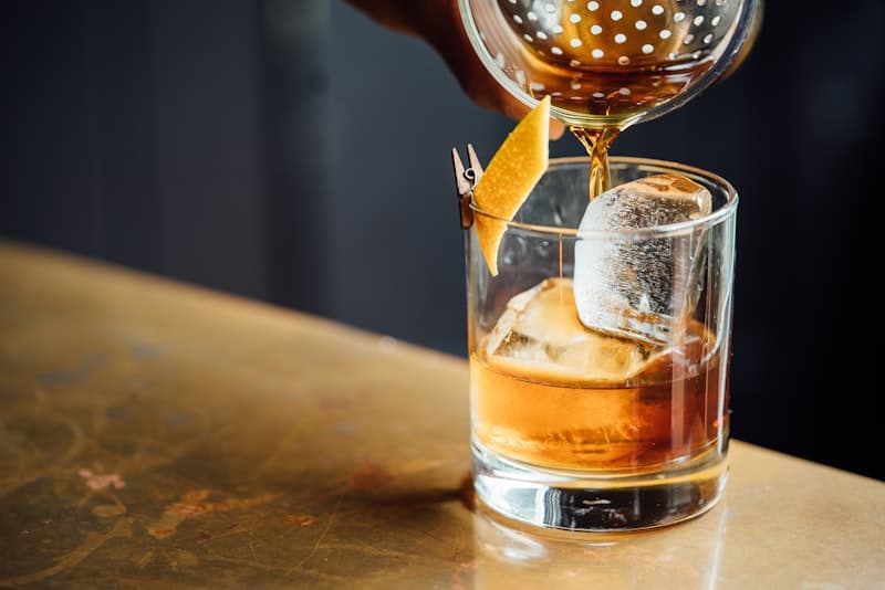 Lounge / Speakeasy bar